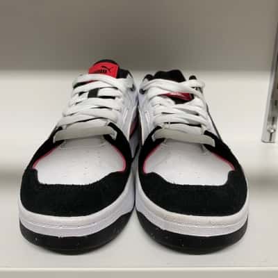 Puma Unisex  Size 6 Sneakers Black  / White 