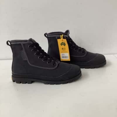 NEW - Volley Overgrip  Size 10 men  Black ankle boot 