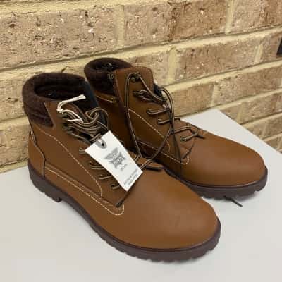 Rivers Mens brown boots size 10