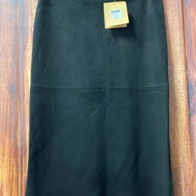 Noni B Size 10 Black  suede skirt new 