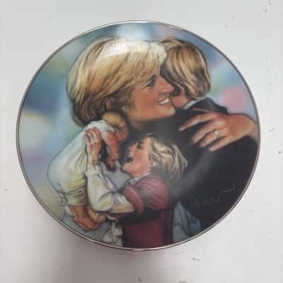Franklin mint Diana, Mother, above all plate 