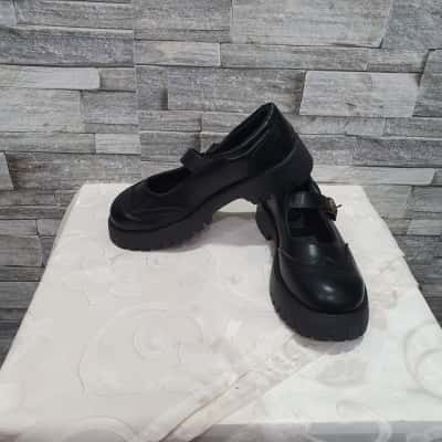 kachunna  Womens  Size 8.5 Platforms Black  