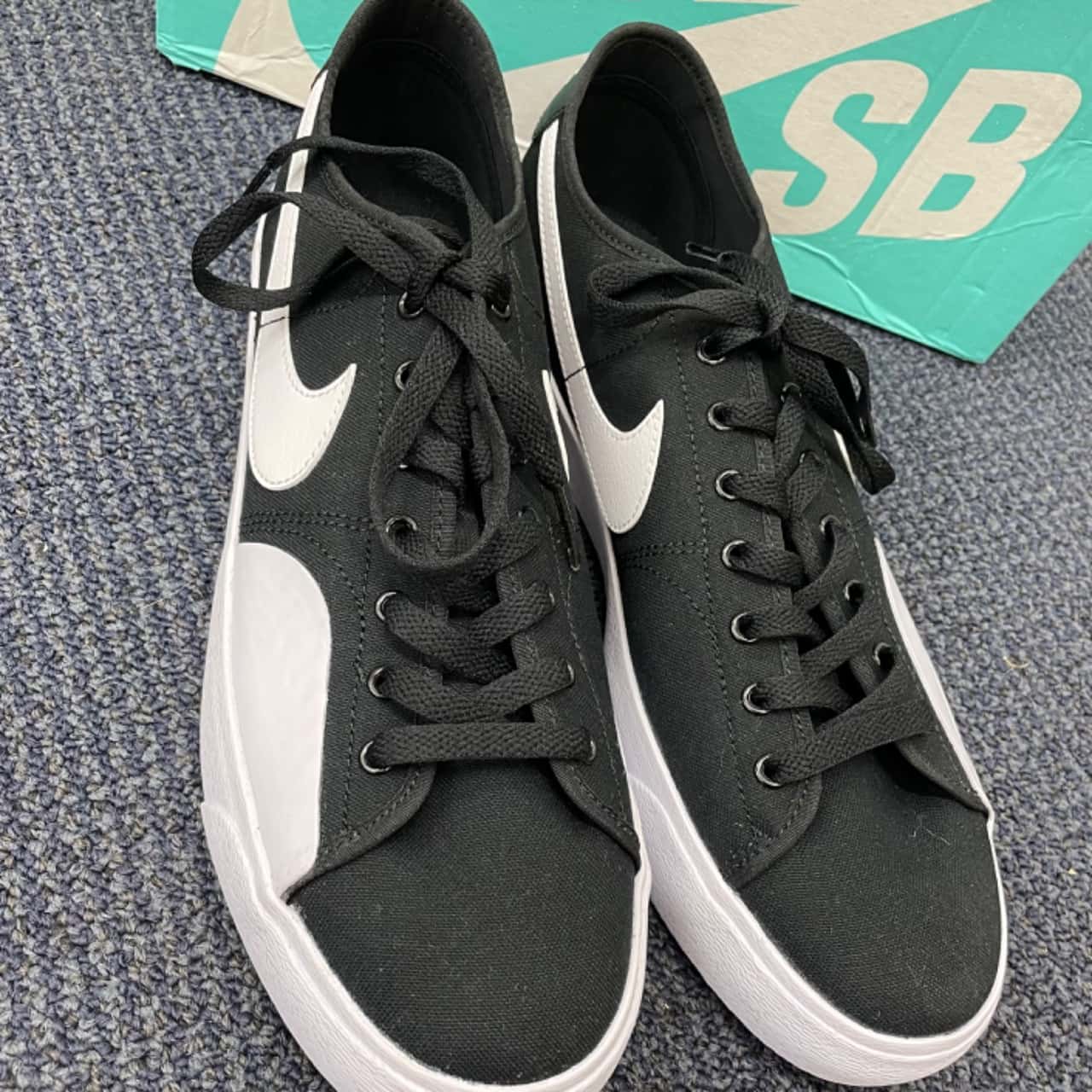 Nike sb blazer court shoe Mens Size 11 