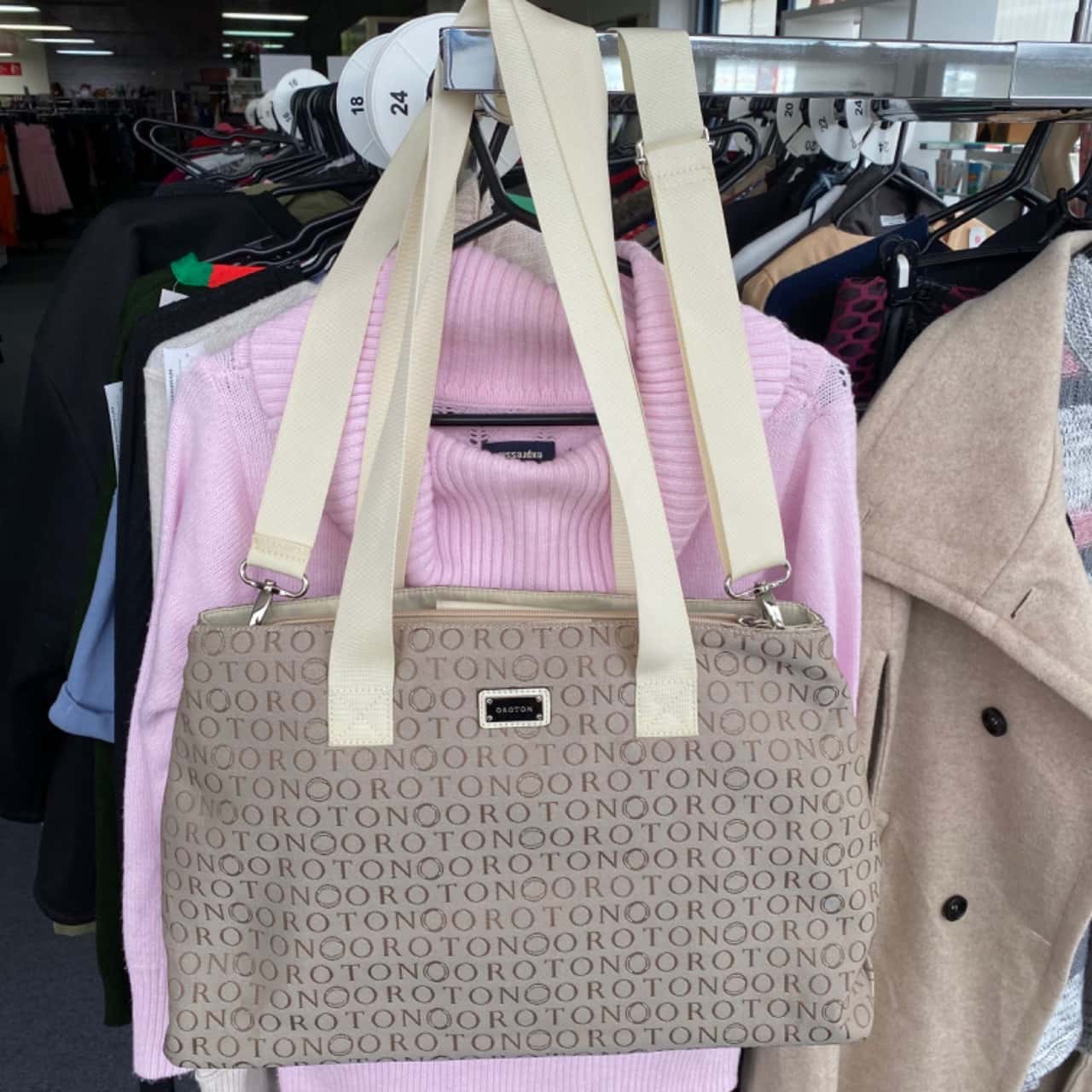 Womens Oroton Handbag w /Shoulder strap