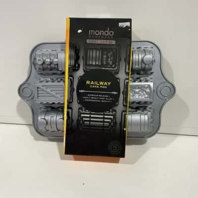 Mondo bakeware Railway Cake Pan