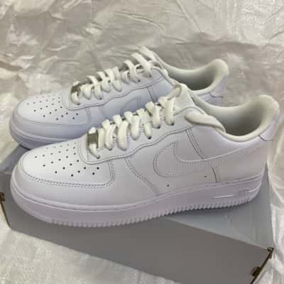 Nike Mens  Size 10 Sneakers White 