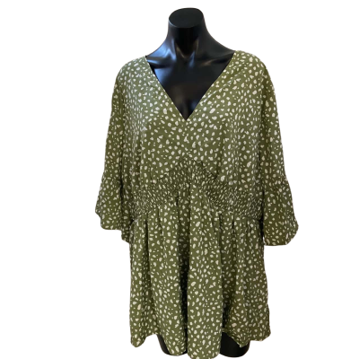 BLOOMCHIC  Womens  Size 26 Blouse Green / Pattern 