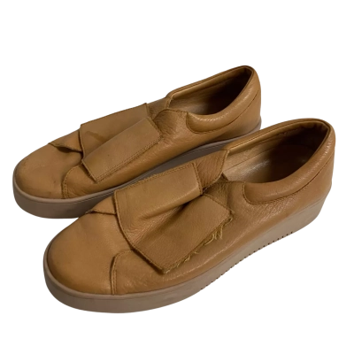 Women’s Django & Juliette Size 39 Leather Velcro Strap Loafers 