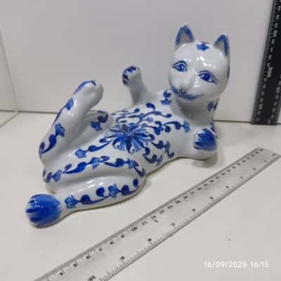 Victoria Ware Iron Stone Cat Ornament 