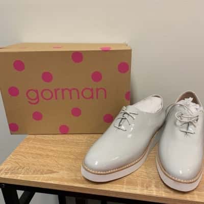 Brand New Gorman Size 40 Lace up Flats