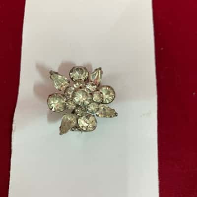  Women's Vintage Rhinestone Flower Cluster Brooch Marked Austria