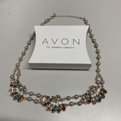 Avon teardrop plastic rhinestone beaded silver tone Womens Necklace