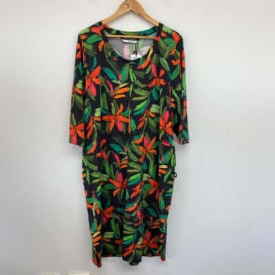 Pretty Basics By Taking Shape Print Cotton Dahlia Pops Of Green Dress  Size 18