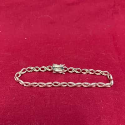  Women's 925 Silver Figure 8 Bracelet 