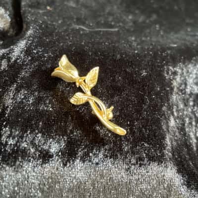 Gold Toned Rose Brooch 