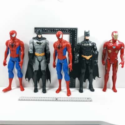 5x PreOwned Action Figurines Toys 