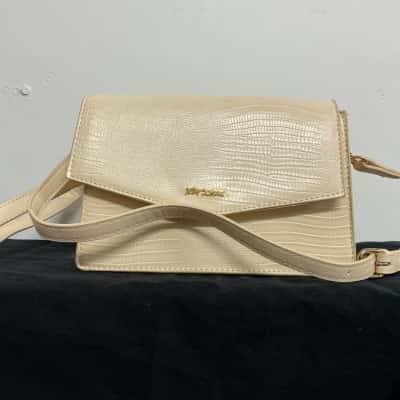 Betset Johnson Faux Leather Beige Handbag 