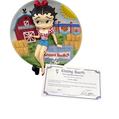 BETTY BOOP "KISSING BOOTH" 3D COLLECTOR PLATE DANBURY MINT