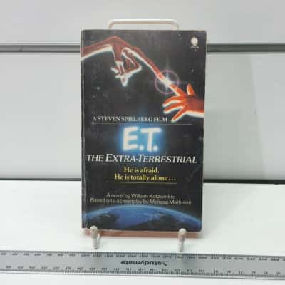 Vintage E.T. The Extra-Terrestrial Paperback Novel (1982) by William Kotzwinkle - Sphere Film Tie-In Edition  