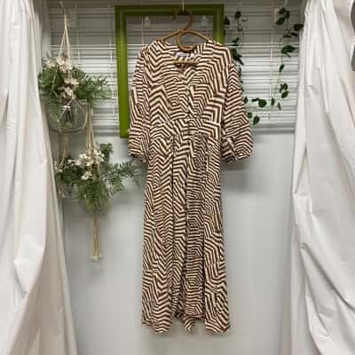 Country Road Womens  Size 12 Maxi Dress Brown / White 
