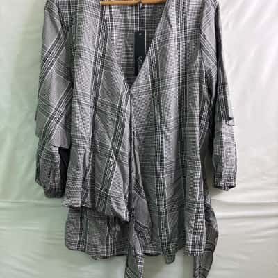 Estelle Womens Size 16 3/4 Sleeve Top Black / White BNWT