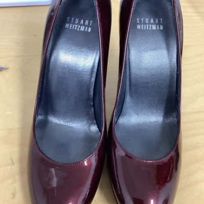 Stuart Weitzman Womens  Size 6 Pump Shoe