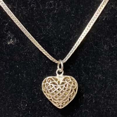  Sterling silver chain and heart pendant 