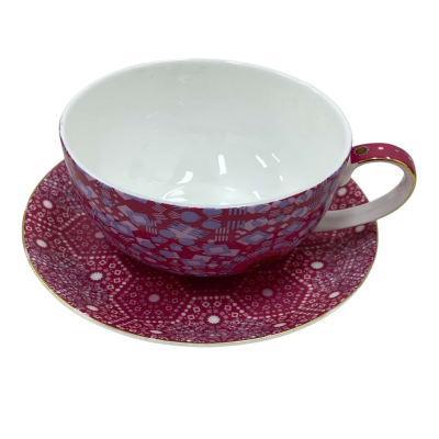 T2 - Fine Bone China - Cup and Saucer Set with Gold Trim