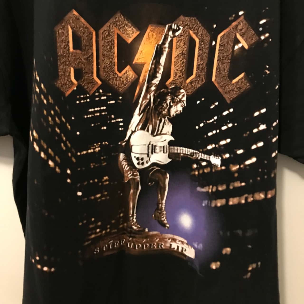 Mens Vintage Size L Black 2001 AC/ DC Stiff Upper Lip Concert T 