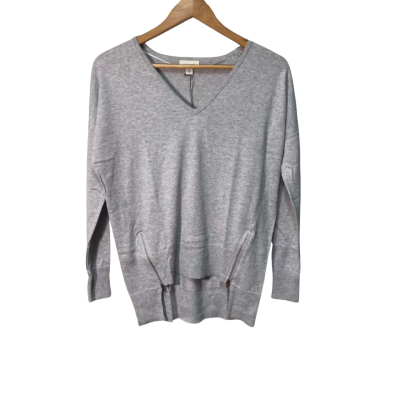 BNWT Witchery Size XXS Grey Zipper Hem V Neck Knit