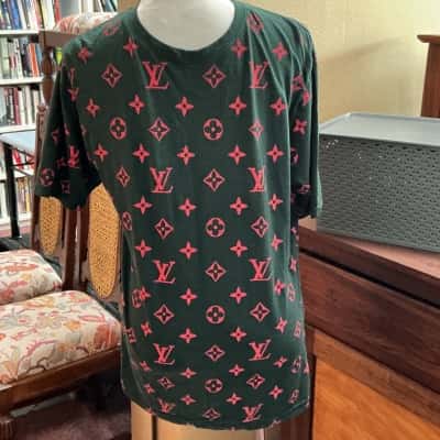  Mens  Size XL Short Sleeve T-shirt Green / Pattern / Red 
