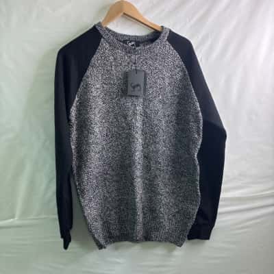  Stray Mens Size M Crew Neck Jumper Black / White BNWT 