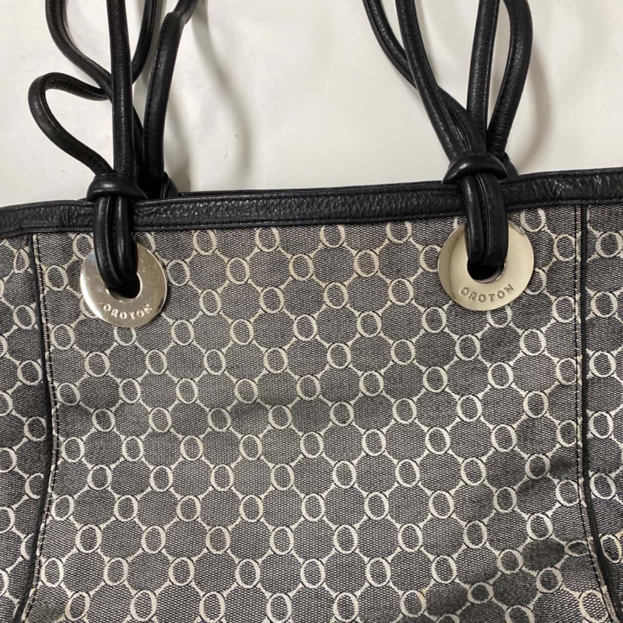 Oroton Womens Handbag Black / Grey (s)