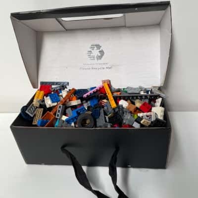 1 kg of Lego mixed