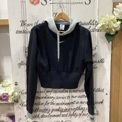 Nike Brand! TRENDY NIKE HOODIE! CROPPED STYLE Womens  Size S Cropped Jumper / Hoodie / Jumper Black  / Grey / Pattern 