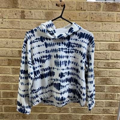 Decjuba girls blue & white hoodie Size L 