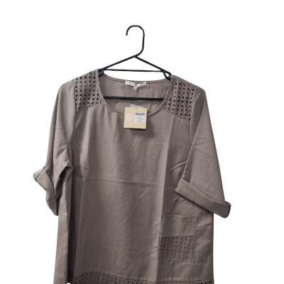 Noni B Women's  Size 14 Short Sleeve Top in Mushroom