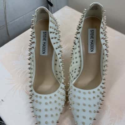 Steve Madden Womens  Size 36 Heels White with studs 