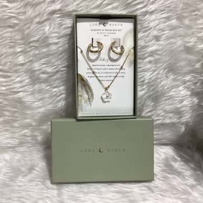  Womens Earrings / Necklace Other 