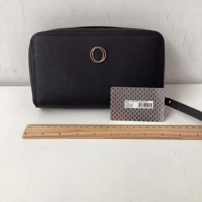 Oroton Womens Wallet Black  / Gold hardware