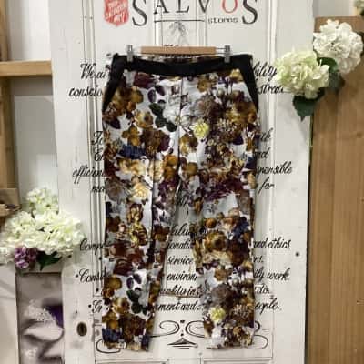 River Island Brand! BEAUTIFUL AUTUMN THEMED FLORAL PRINT OFFICE WEAR PRINT PANT! Womens  Size 14 Ankle Length Pants / Slim Fit Pants Floral / Multicoloured / Pattern 