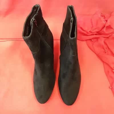 Jane Debster Womens Embrace black boots 6.5 size