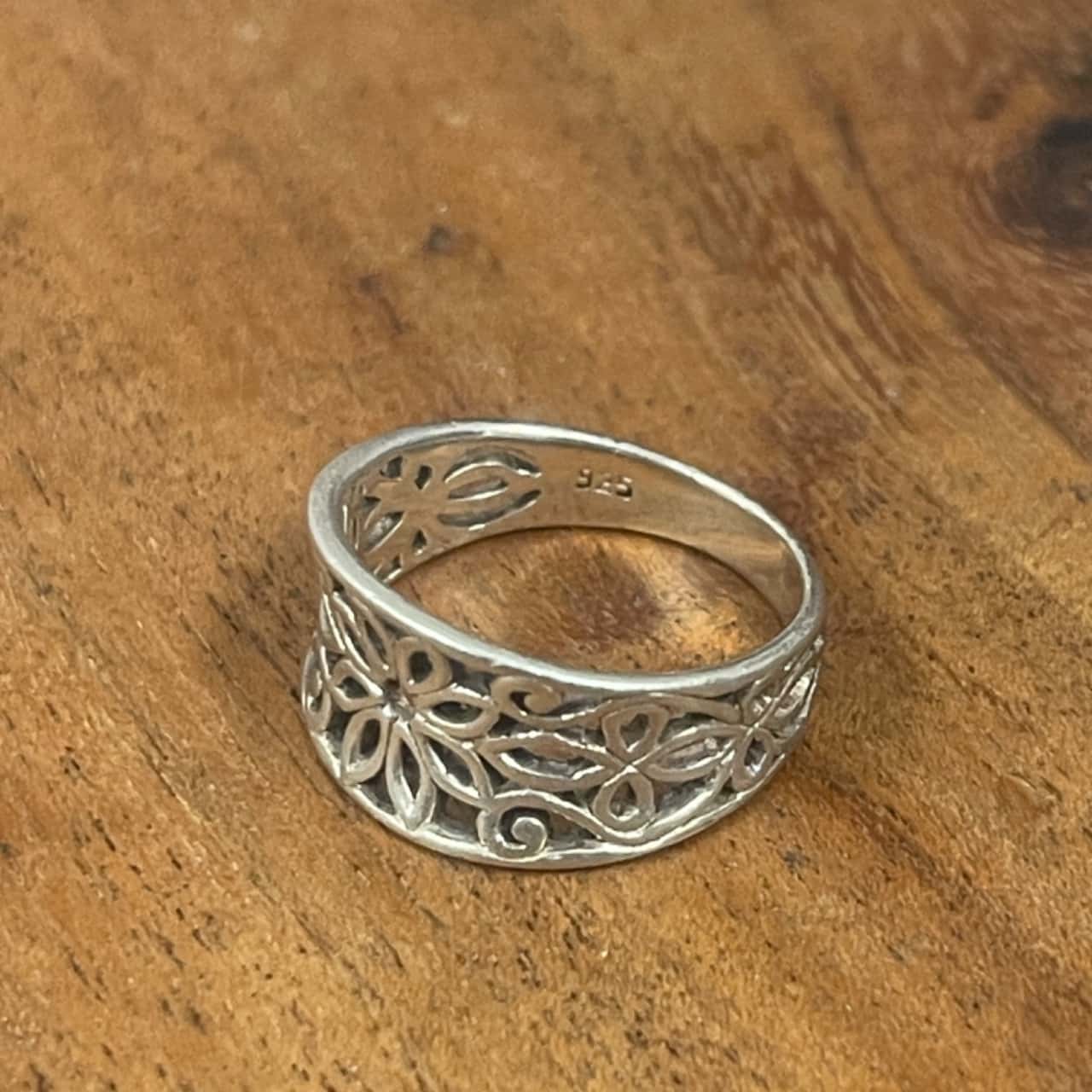 Filagree Ring Pattern Womens Filagree Silver Ring (s)