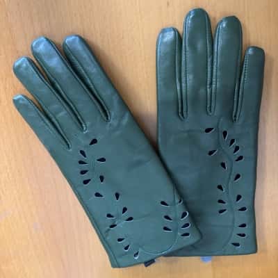 Maddison Avenue Sage Green Leather Gloves Size S/M
