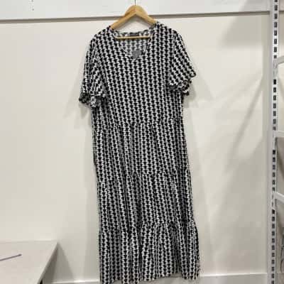 Autograph Womens  Size 18 Short Sleeve Dress  Black  / Pattern / White 