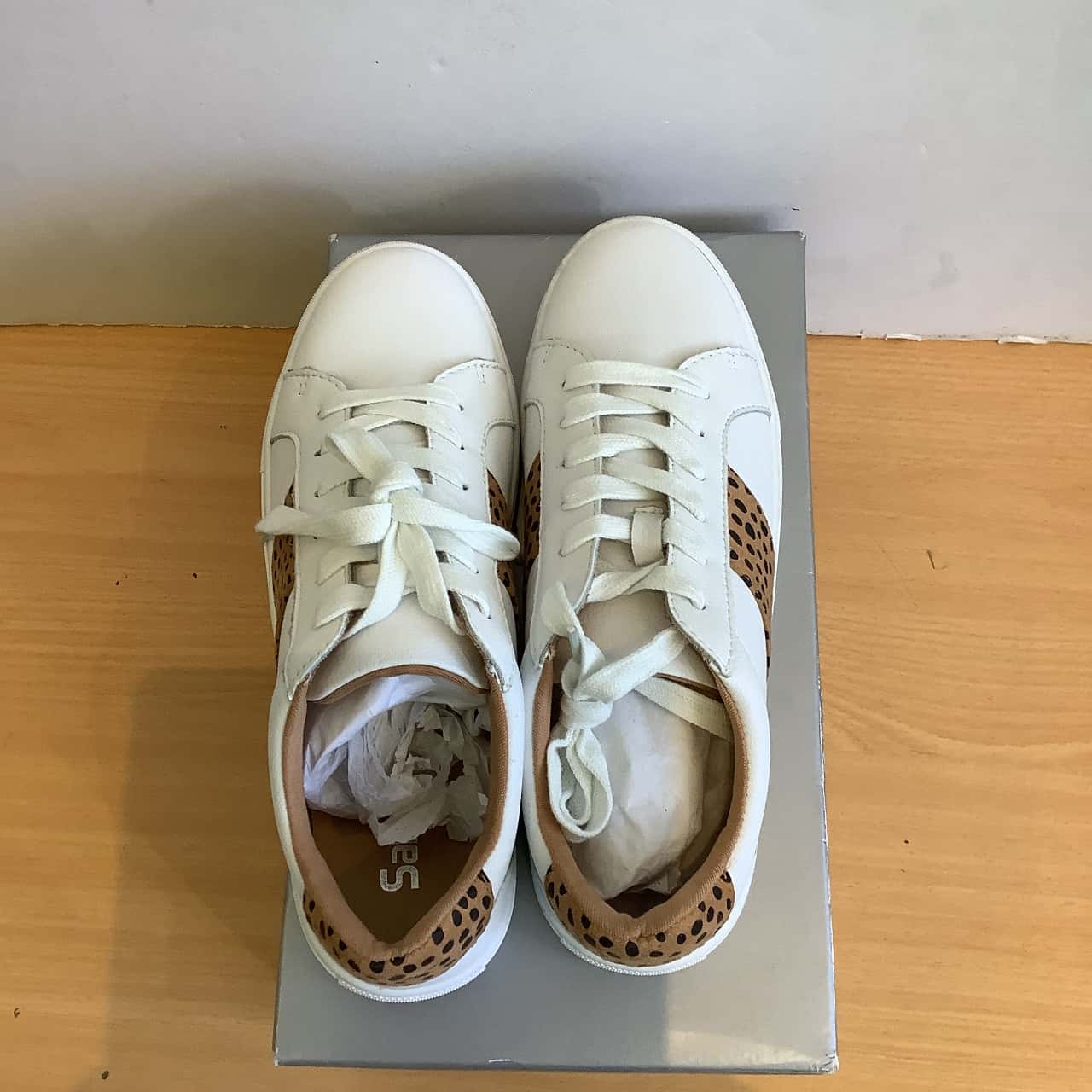 In Original Box Sandler Women's Size 38 Leather Sneakers White Animal