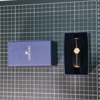 Swarovski Womens Bracelet Gold Tone Floral Preowned