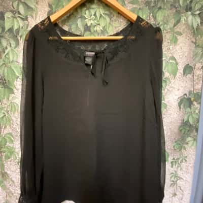 Oxford Women's  Size 8 Lace Trim Black Long Sleeved Blouse  