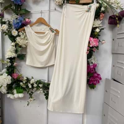 Tussah Womens  Size 6 Off White  skirt & top set
