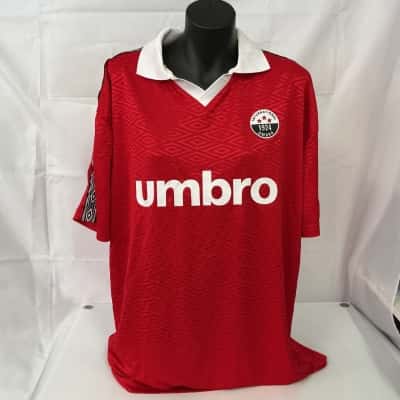 Umbro Mens  Vintage Size L Jersey Shirt Football Red